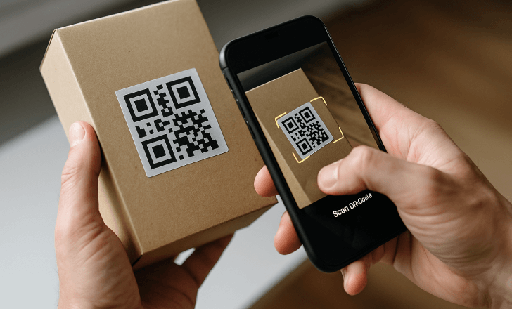 Real-world scan test on kraft QR-labeled box